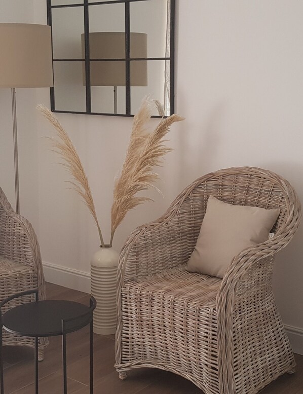 Interior - Casa Rosamari - on the Lake of Posta Fibreno, Apartment with a fireplace (Posta Fibreno)