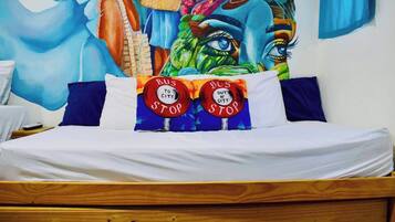 Iron/ironing board, WiFi, bed sheets