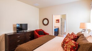 6 bedrooms, desk, iron/ironing board, free WiFi - New Listing! Windsor At Westside Resort, 8mi to Disney & 15mi to Universal - GRH439053 (Kissimmee)