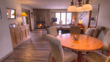 Condo, Multiple Beds (Lodge at 100 W Beaver Creek 607, 3BD ) | Private kitchen