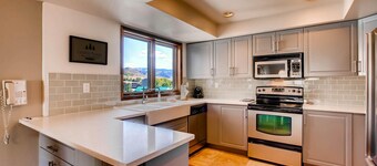 Lodge at 100 W Beaver Creek 607, 3BD Condo in Heart of Avon