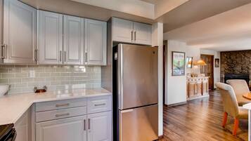 Condo, Multiple Beds (Lodge at 100 W Beaver Creek 607, 3BD ) | Private kitchen