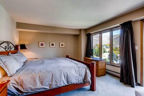 3 bedrooms - Lodge at 100 W Beaver Creek 607, 3BD Condo in Heart of Avon (Avon)