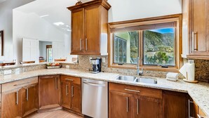 Apartment, Mehrere Betten (Lodge at 100 W Beaver Creek 808, 3BD ) | Eigene Küche