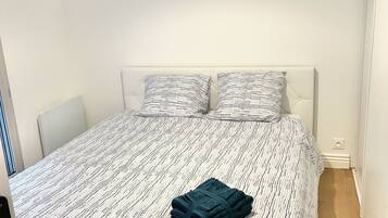 1 chambre, fer et planche à repasser, Wi-Fi gratuit, draps fournis