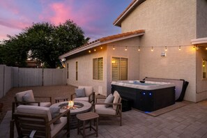 Tina de hidromasaje al aire libre