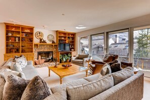 公寓客房, 多張床 (Northwoods Juniper 205, 3BD Ski-In Sk) | 客廳