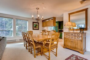 Condo, várias camas (Northwoods Juniper 205, 3BD Ski-In Sk) | Cozinha privada