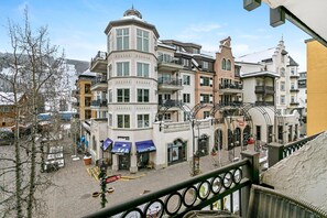 House, Multiple Beds (Lifthouse 314, Studio Condo) | Balcony