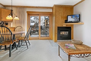 House, Multiple Beds (Lifthouse 314, Studio Condo) | Living room