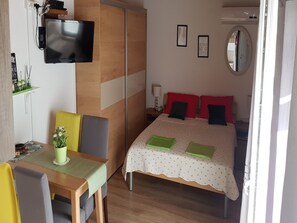 1 sovrum, internet och sängkläder