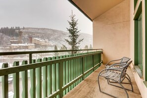 Apartment, Mehrere Betten (Evergreen 604, 2BD Condo) | Balkon