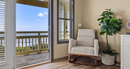 Family Beachfront Oasis ~ Great Ocean View ~ Pool
