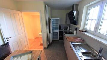 Fridge, oven, dishwasher, toaster