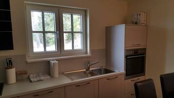 Kühlschrank, Ofen, Geschirrspüler, Toaster