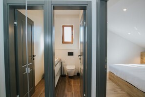 3 Schlafzimmer, Zimmersafe, Schreibtisch, Bügeleisen/Bügelbrett