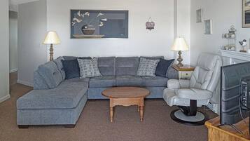 House, 2 Queen Beds (Sea Breeze) | Living area