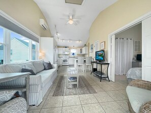 House, 1 Queen Bed with Sofa bed (Seascapes) | Living area - Seascapes (Wells)