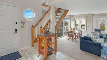 Condo, 1 Katil Ratu (Queen) dengan Katil Sofa (Perkins Cove Gem) | Bahagian dalam