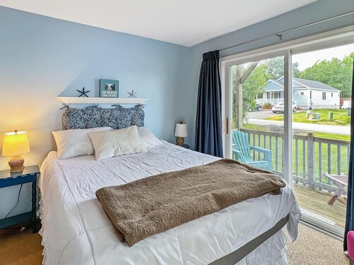 Wells Rested - W579 Unit B Downstairs by Getaway