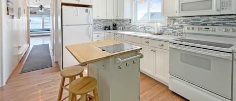 Kondominium, Beberapa Tempat Tidur (Sweet Serenity) | Dapur pribadi | Oven