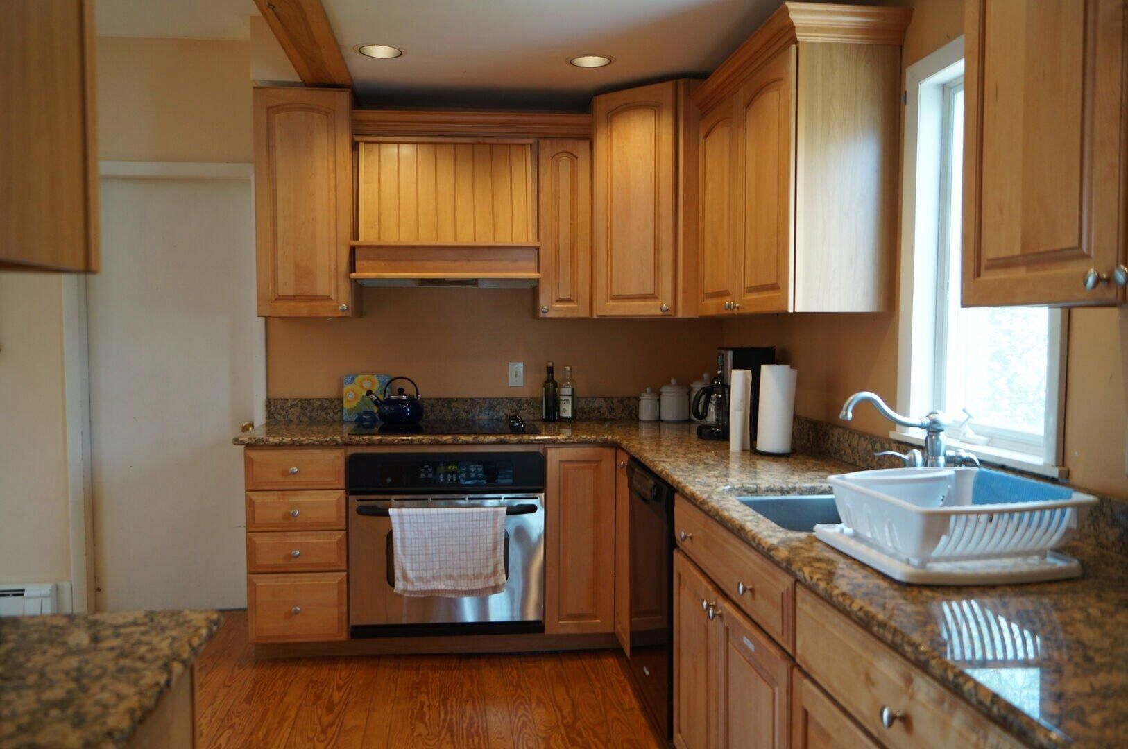 House, Multiple Beds (Short Sands View) | Private kitchen | Oven