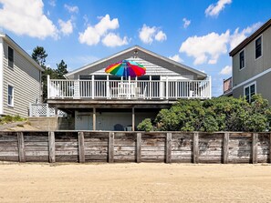 House, 1 Queen Bed with Sofa bed (Twin Sails) | Exterior