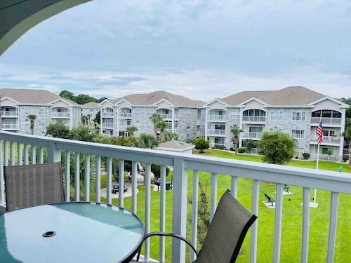 Vacational stylish condo at Magnolia Place MB!