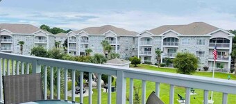 Vacational stylish condo at Magnolia Place MB!