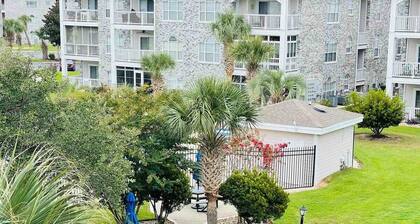 Vacational stylish condo at Magnolia Place MB!