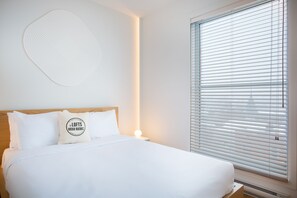 Departamento | Cortinas blackout, insonorización y tabla de planchar con plancha