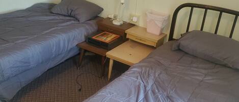 4 bedrooms, desk, free WiFi, bed sheets