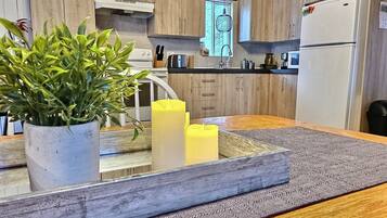 KylskÄp, mikrovÄgsugn, ugn och spishÀll