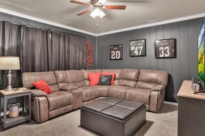 Smart TV, fireplace, offices - Country Style Mountain Home - View of Lake Forebay (Pollock Pines)