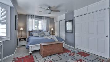 4 bedrooms, desk, iron/ironing board, travel crib