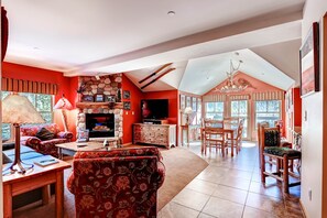 Room, 2 Bedrooms (Jackpine Lodge plus Murphy Bed) | Living area