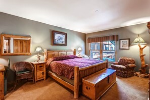 Room, 2 Bedrooms (Jackpine Lodge plus Murphy Bed)