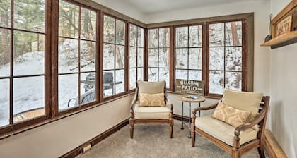Cozy two bedroom cabin 10 min from Red Rocks 25 min from Denver