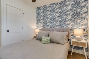 5 habitaciones, escritorio, tabla de planchar con plancha y wifi