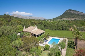 Exterior - Delightful 1-Bed Villa, A/C, Private Pool, Stunning Colonya Valley & Mountain Views, near Pollenca! (Pollença)