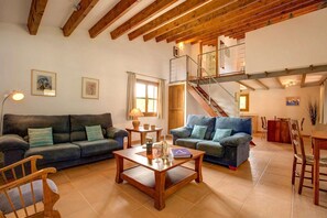 TV, DVD player, stereo - Attractive, Spacious Villa for Couples, A/C, Private Pool, Rural Views, Walking Distance to Pollenca (Pollença)