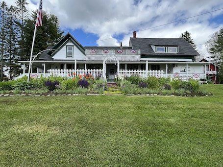 Exterior. Seymour Lake Lodge