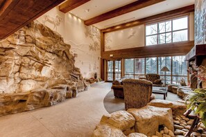 Lobby - The Springs Condominiums by Vail Resorts (Keystone)