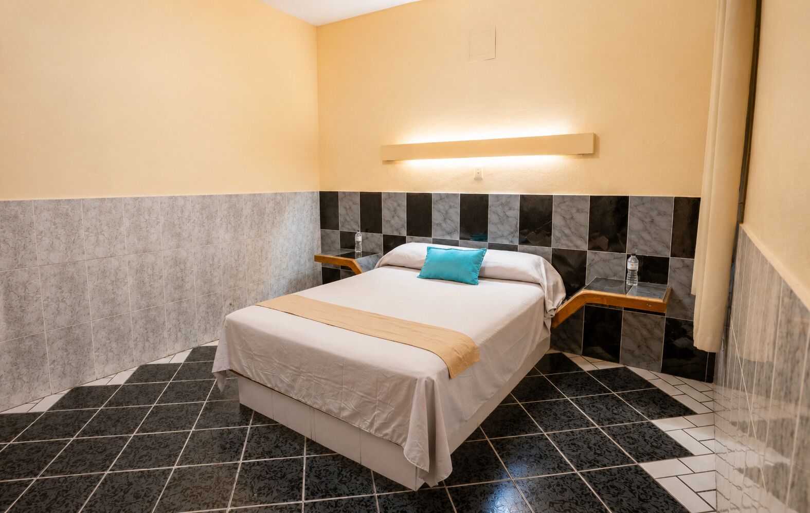 Wifi gratis y ropa de cama