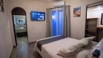 Comfort Room | Free WiFi, bed sheets