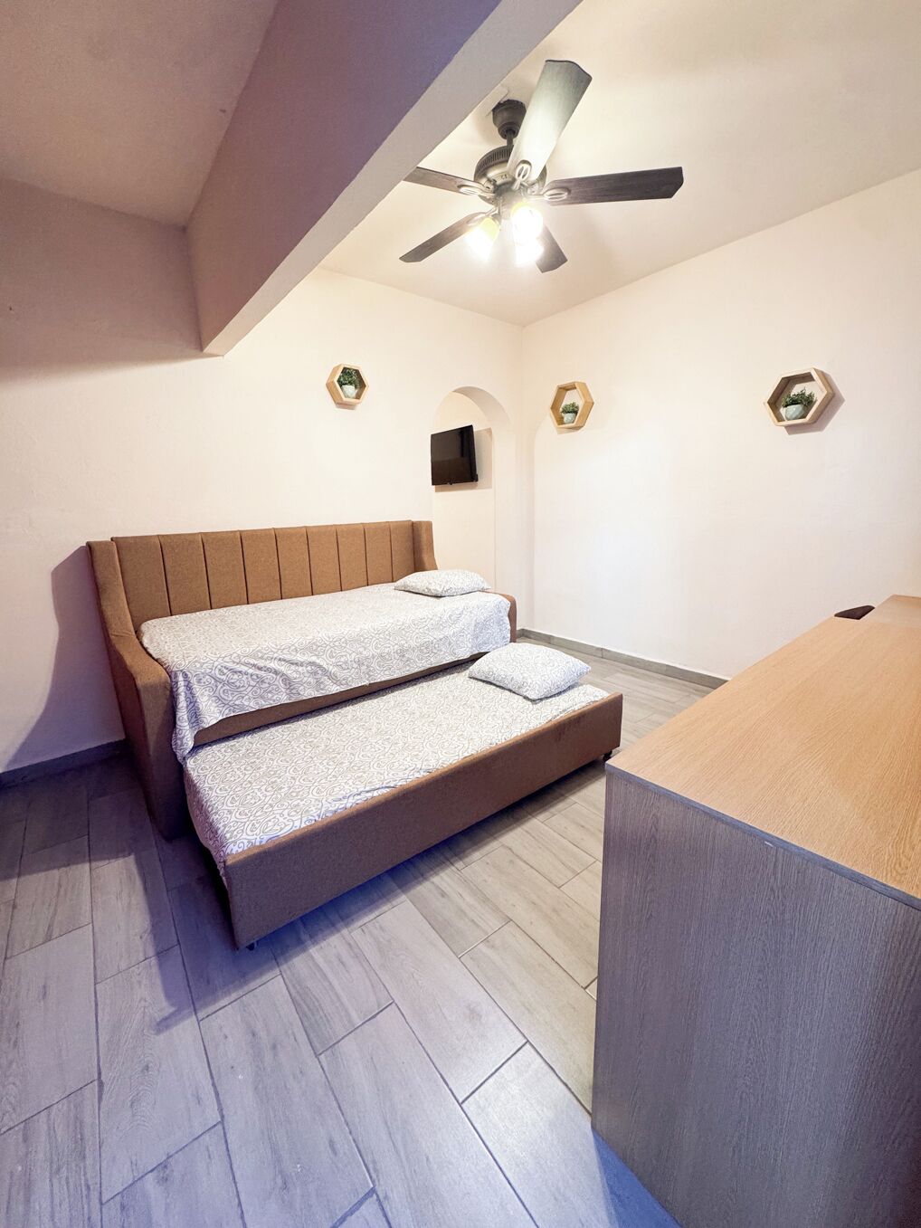 Wi-Fi gratuit, draps fournis