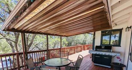 Auburn's Family Hideaway - 3 bedrooms with king bed, BBQ, Internet, jet tub