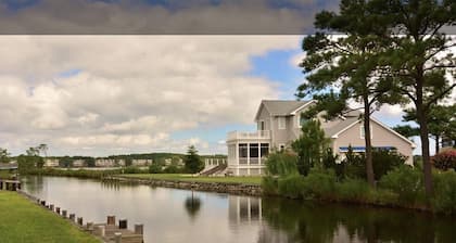 Family Friendly Townhome in desired Stewards Watch Community- 5mins to the beach