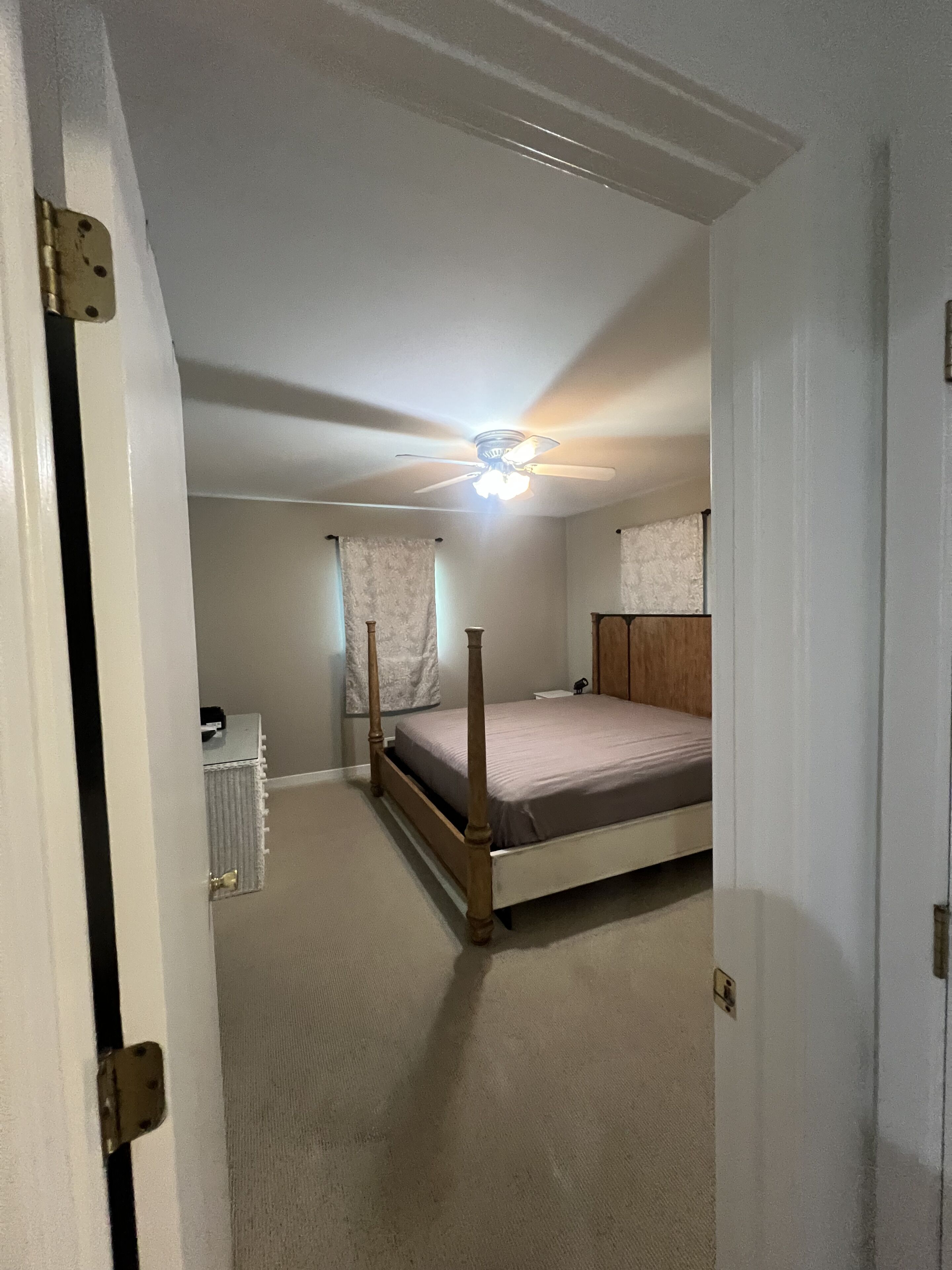 3 quartos, cofres nos quartos, ferros/tábuas de passar roupa