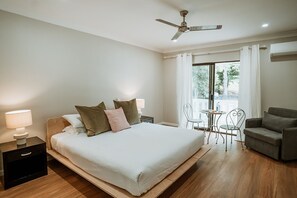 Deluxe King Suite | In-room safe, free cots/infant beds, rollaway beds, bed sheets